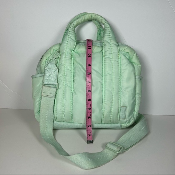 Isaac Mizrahi Puffy Crossbody Turquois Duffel  Bag With Lots Of Packets - Picture 2 of 10